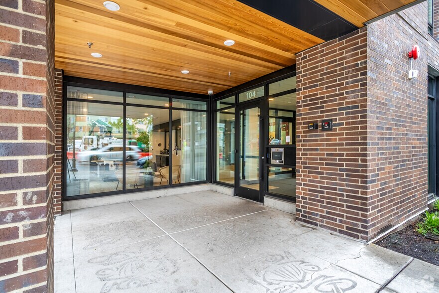 More Photos Of 104 12th Ave, Seattle Apartments For Lease