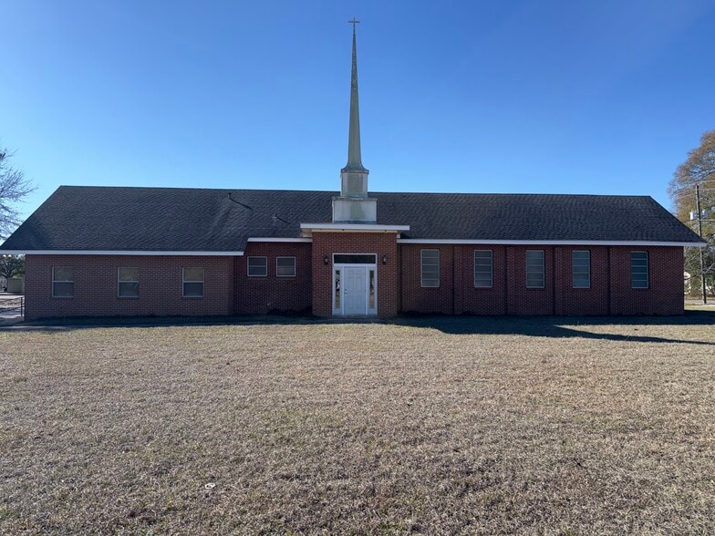 More Photos Of 702 E Church St, Atmore Specialty For Sale