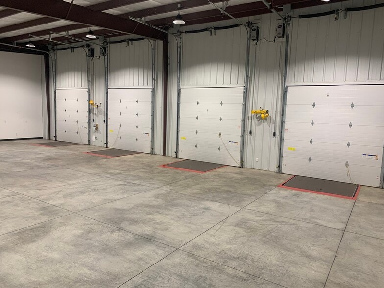 More Photos Of 1241 Metro Ave, Evansville Industrial For Lease