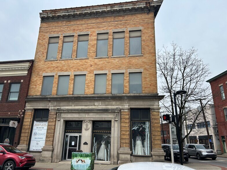 More Photos Of 209 W Washington St, Charleston Office For Lease