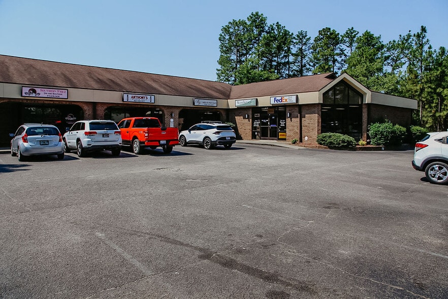 More Photos Of 206-216 Commerce Ave, Southern Pines Unknown For Lease