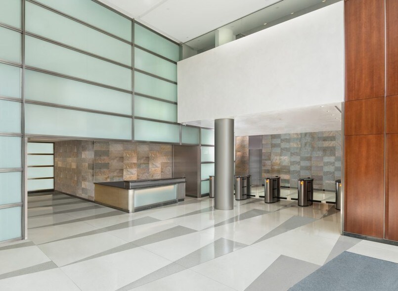 More Photos Of 1275 1st St NE, Washington Office For Lease