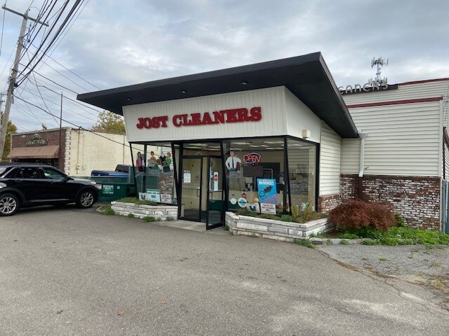 More Photos Of 230 N Main St, Sayville Storefront For Sale