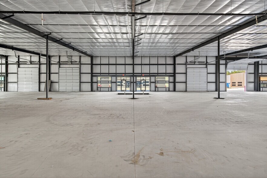 More Photos Of 5279 N Main St, Baytown Unknown For Lease