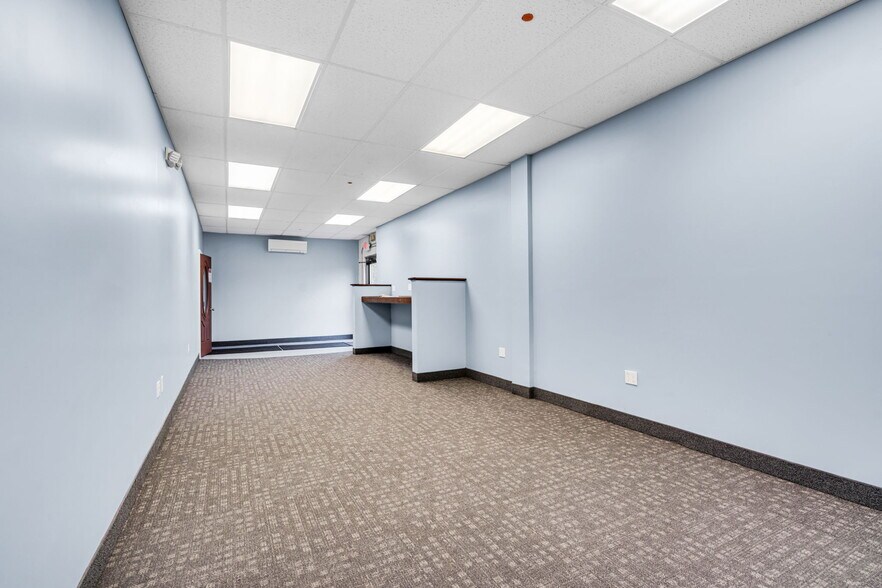 More Photos Of 35 Mill Street Central, Marlborough Warehouse For Lease