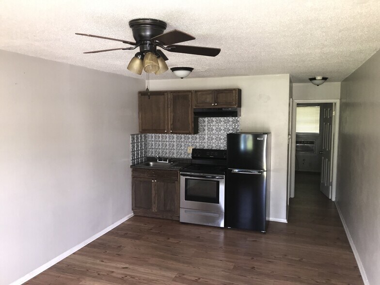 More Photos Of 3800 Hill Ave, Moss Point Apartments For Sale