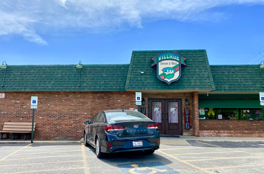 More Photos Of 901-955 W Wise Rd, Schaumburg Unknown For Lease