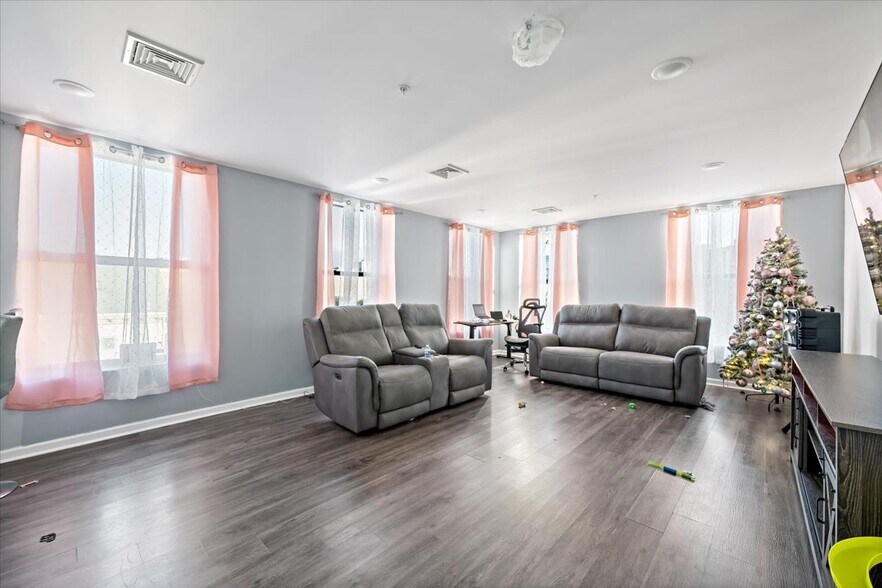 More Photos Of 128 N 8th St, Allentown Warehouse For Sale