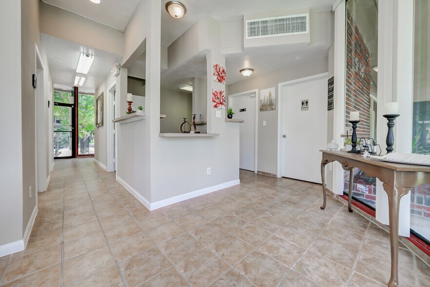 More Photos Of 2601 Prospect St, Houston Medical For Sale