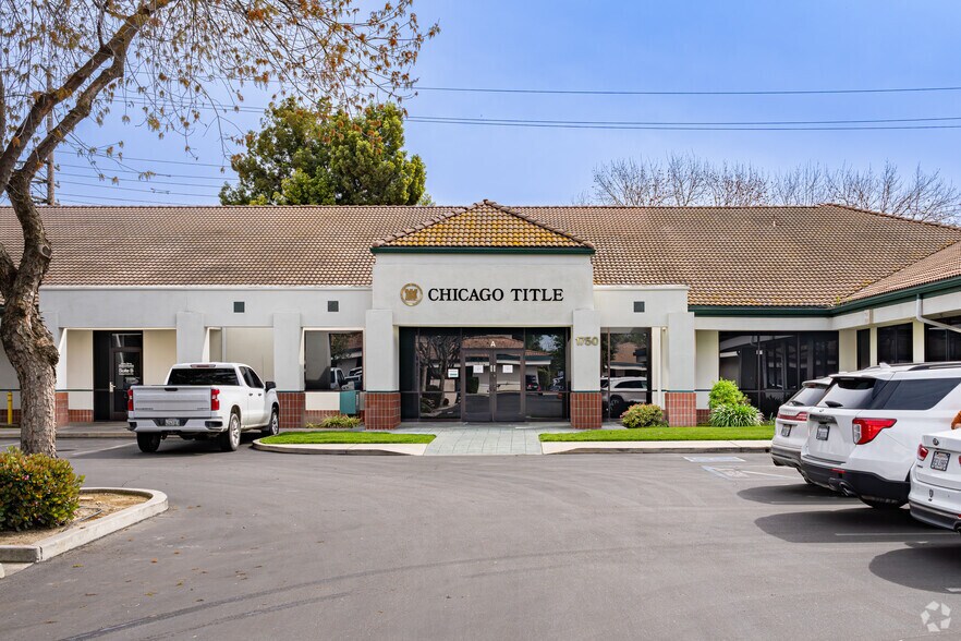More Photos Of 1750 W Walnut Ave, Visalia Medical For Sale