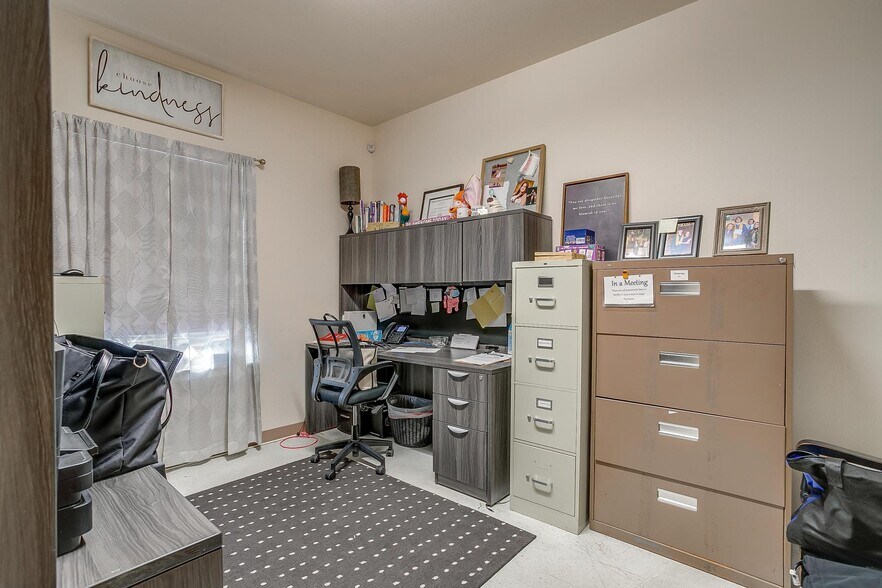 More Photos Of 905 Roberts Cut Off Rd, River Oaks Office For Sale