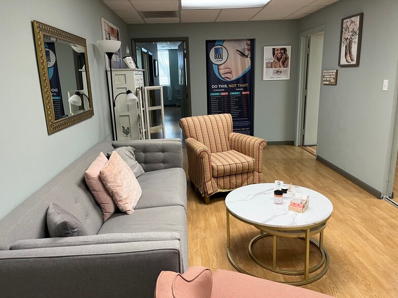 Primary Photo Of 3949 Evans Ave, Fort Myers Medical For Lease