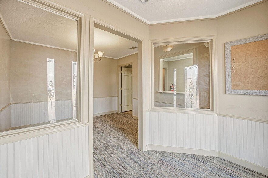 More Photos Of 240 W Green St, Stephenville Office For Sale