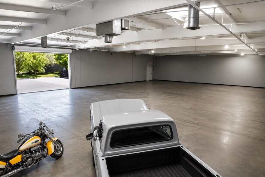 More Photos Of 4226 Valley Fair St, Simi Valley Manufacturing For Sale