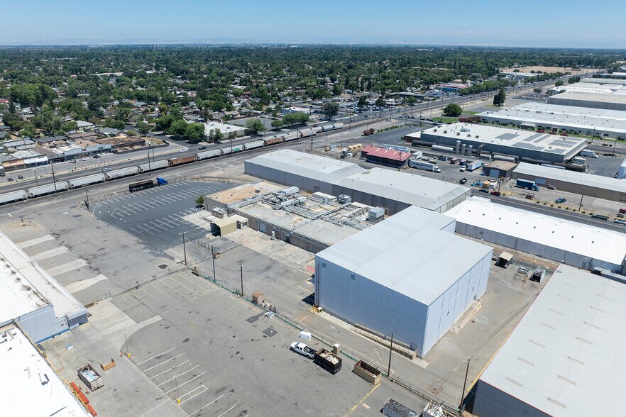 More Photos Of 2068 Lapham Dr, Modesto Food Processing For Lease