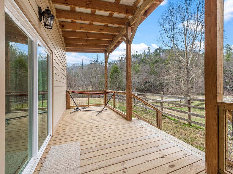 More Photos Of 58 Gunter Town Rd., Marshall Self Storage For Sale