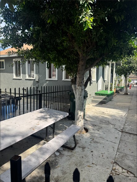 More Photos Of 9512 Croesus Ave, Los Angeles Apartments For Sale
