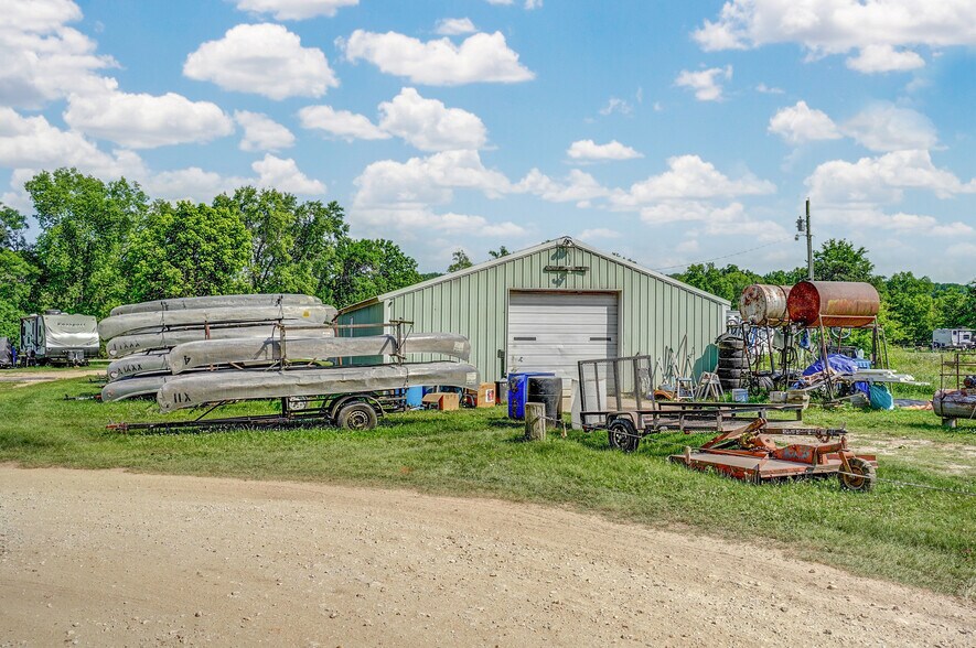 More Photos Of 1254 Hooten Town Rd, Crane Trailer Camper Park For Sale