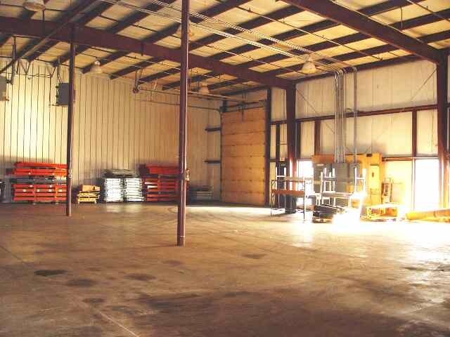 More Photos Of 4501 Triangle St, McFarland Warehouse For Lease