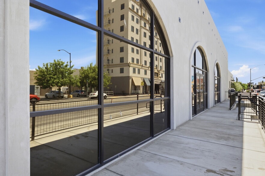 More Photos Of 1623-1633 19th St, Bakersfield Freestanding For Lease