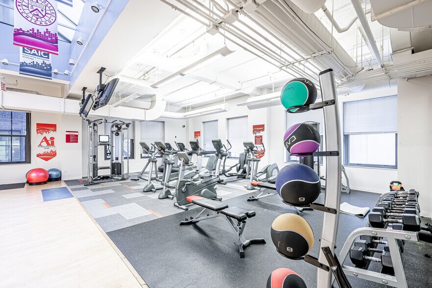 More Photos Of 59 E Van Buren St, Chicago Apartments For Lease