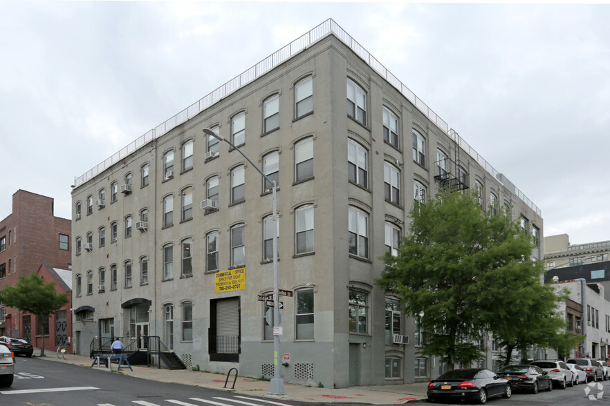 Primary Photo Of 18-24 Bridge St, Brooklyn Apartments For Lease