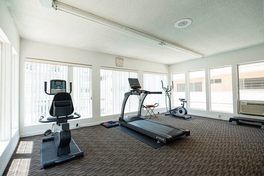 More Photos Of 5150 Yarmouth Ave, Encino Apartments For Sale