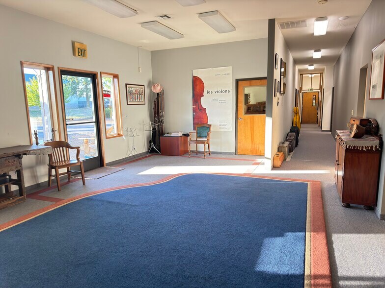 More Photos Of 110 S Elliott Rd, Newberg Office For Lease