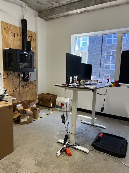 More Photos Of 82 Suydam St, Brooklyn Warehouse For Lease