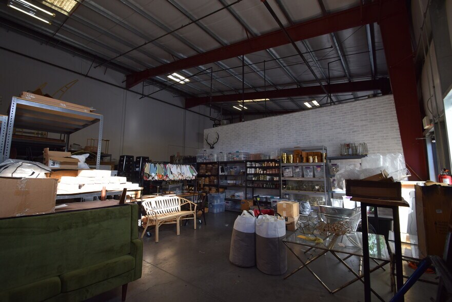 More Photos Of 615 SE Glenwood Dr, Bend Unknown For Lease