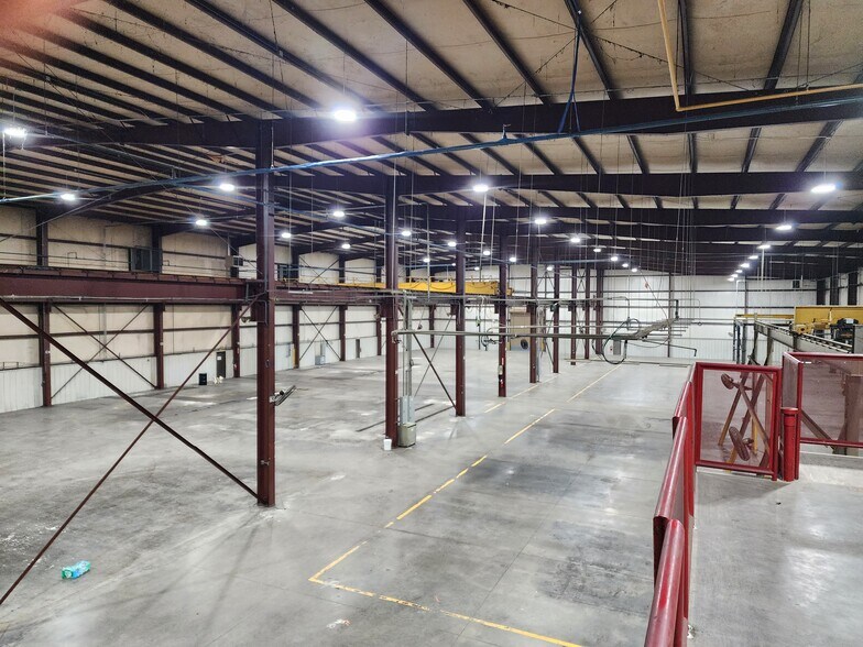 More Photos Of 87 Volunteer Ct, Manchester Manufacturing For Lease