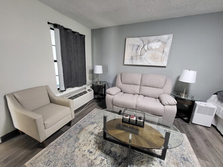 More Photos Of 1000 S Futrall Dr, Fayetteville Apartments For Sale
