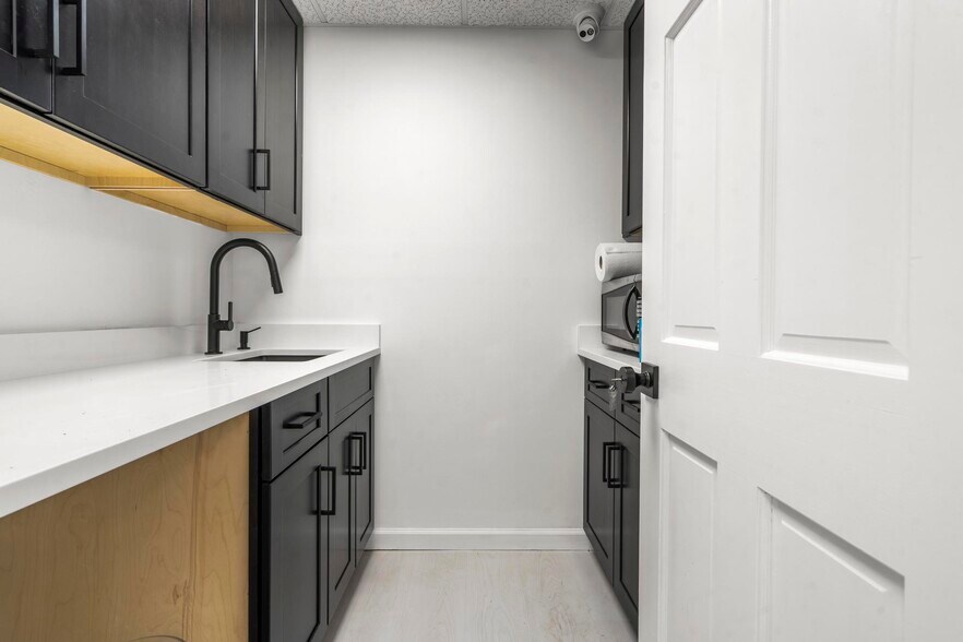 More Photos Of 276 Main St, Farmington Medical For Lease