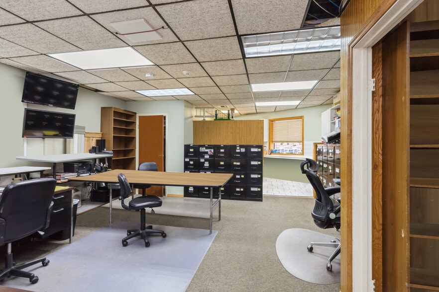 More Photos Of 138-27 247th St, Rosedale Showroom For Sale