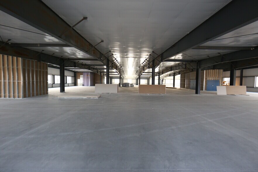 More Photos Of 140 Ace St, Fall River Light Manufacturing For Lease