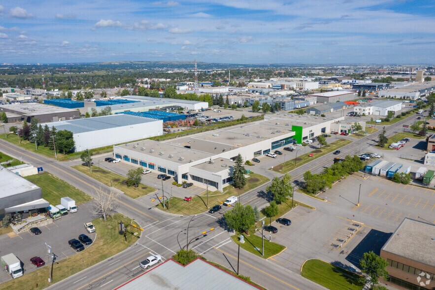 More Photos Of 333 28th St NE, Calgary Warehouse For Sale