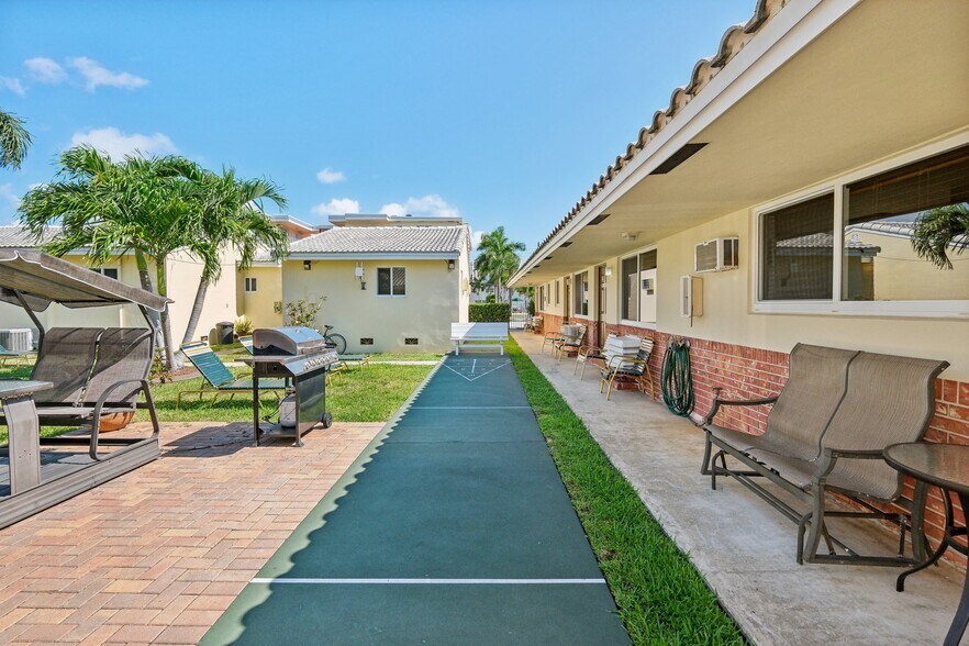 More Photos Of 1201 S Federal Hwy, Hollywood Hotel For Sale