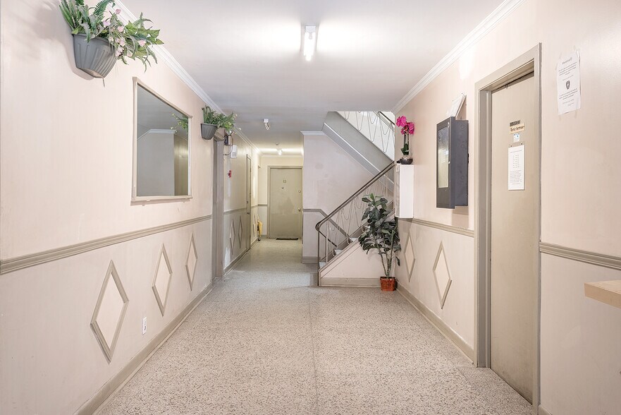 More Photos Of 10300 Tsse Fleury, Montréal Apartments For Sale
