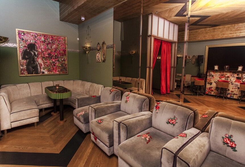 More Photos Of 1634 Cahuenga Blvd, Los Angeles Unknown For Lease