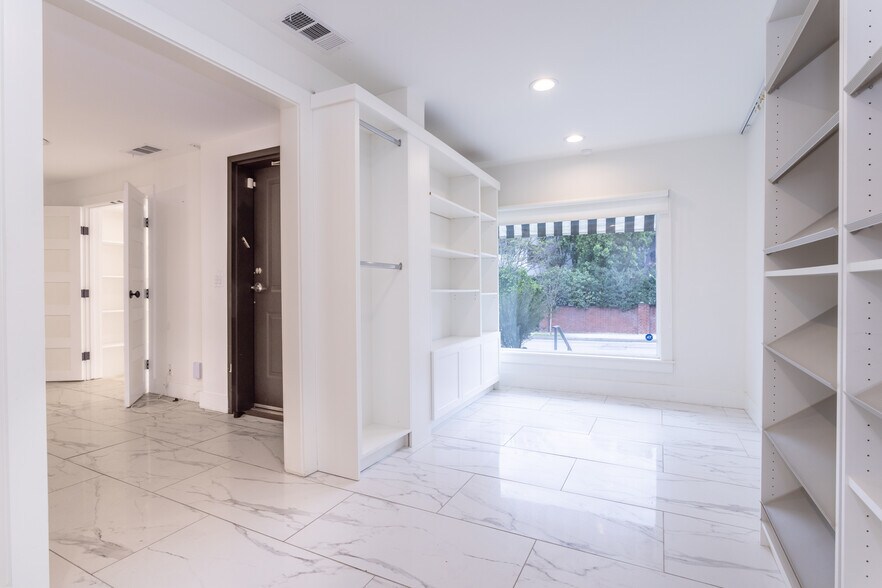 More Photos Of 6017 Melrose Ave, Los Angeles Storefront Retail Residential For Lease