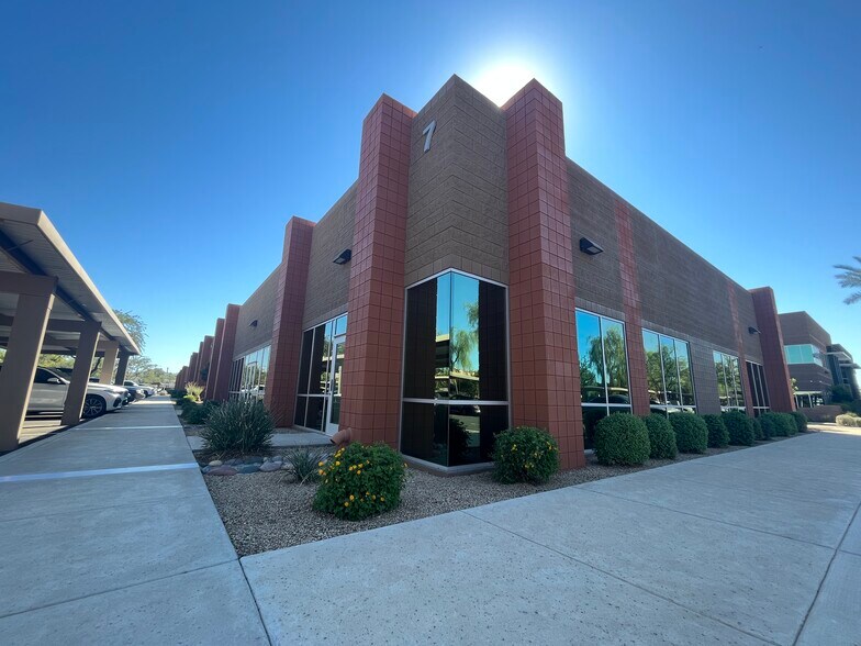 More Photos Of 4550 E Bell Rd, Phoenix Office For Sale