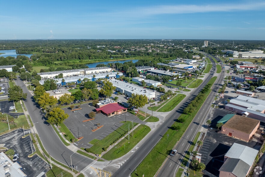 More Photos Of 4780-4806 N Orange Blossom Trl, Orlando Showroom For Lease