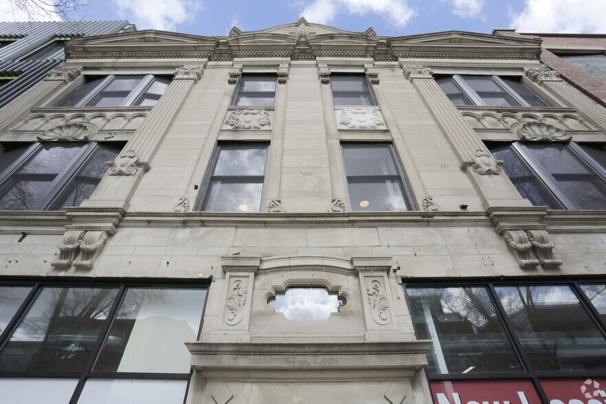 More Photos Of 1728 W Division St, Chicago Apartments For Lease