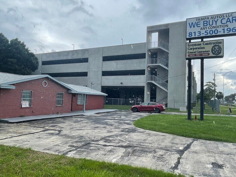 More Photos Of 11412 N Central Ave, Tampa Office For Lease