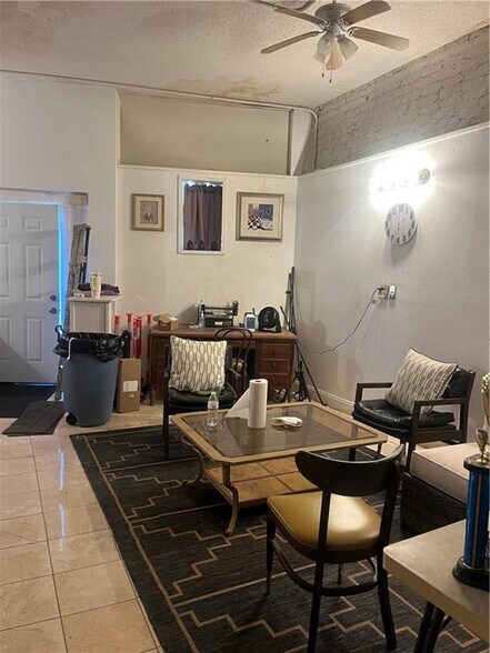 More Photos Of 1621 N 25th St, Kansas City Light Manufacturing For Sale