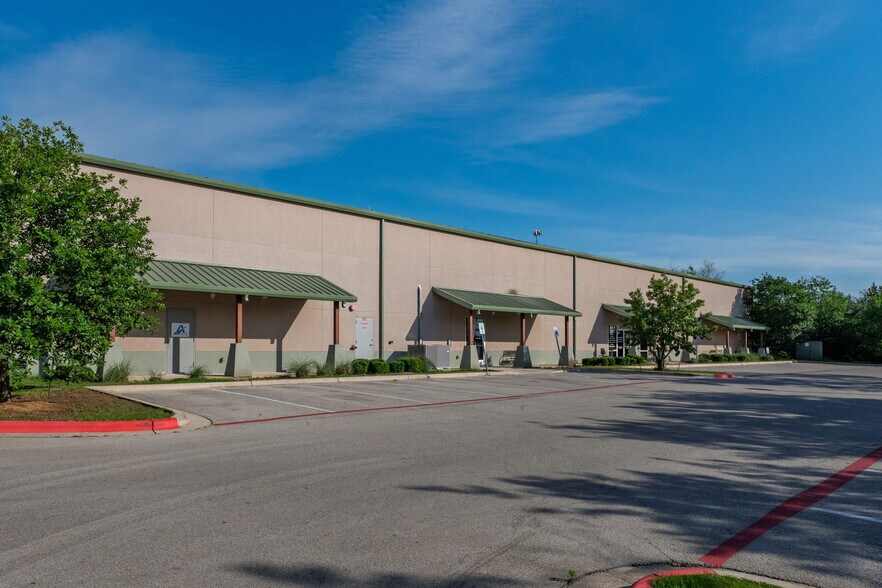 More Photos Of 2105 Ranch Road 620 S, Lakeway Freestanding For Lease