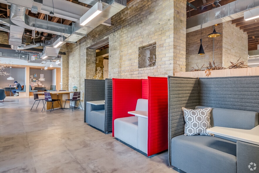 More Photos Of 1433 N Water St, Milwaukee Coworking Space