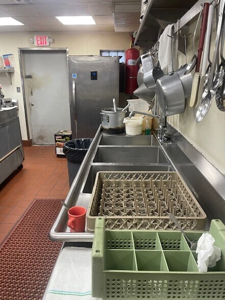 More Photos Of 381 Avenel St, Avenel Restaurant For Lease