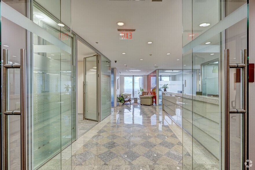 More Photos Of 700 Louisiana St, Houston Coworking Space