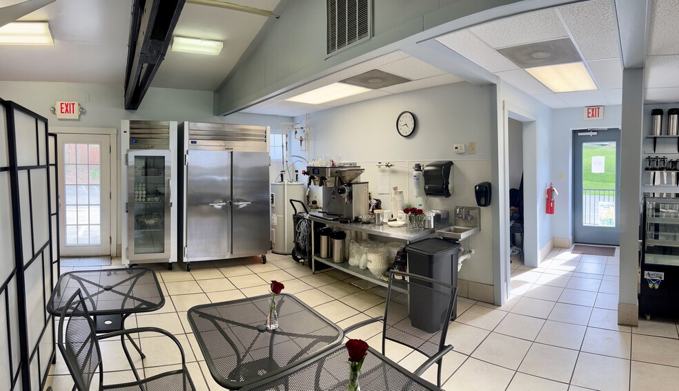 More Photos Of 231-239 S Main St, Mount Airy Freestanding For Sale